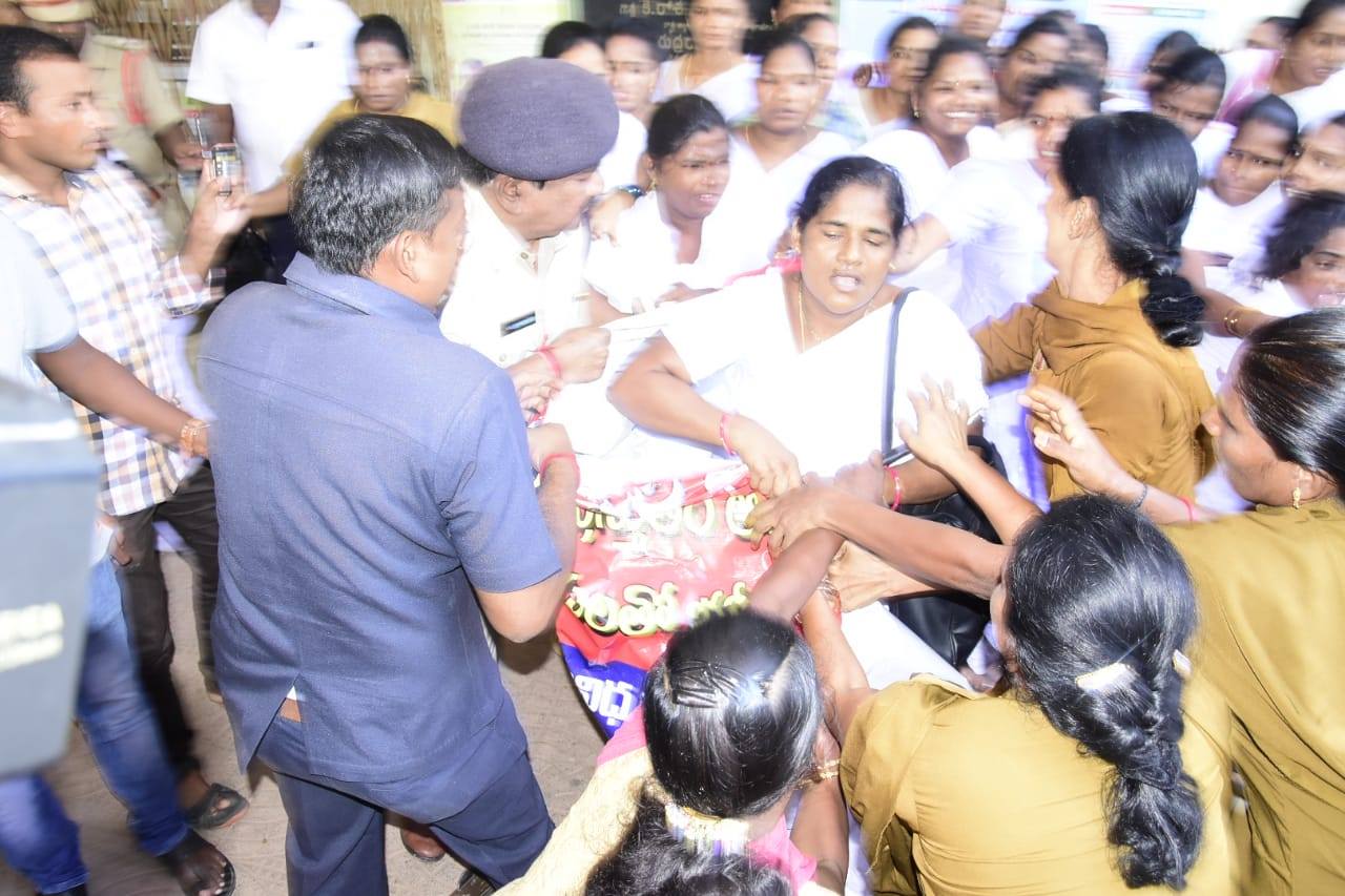 dharna 30072019 3