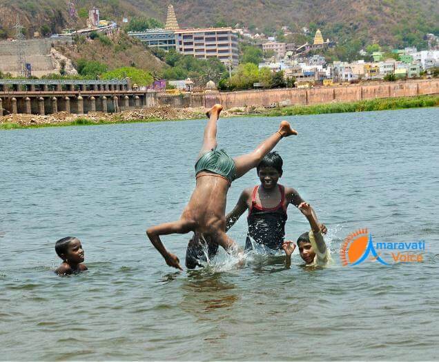 krishna river children 18042016