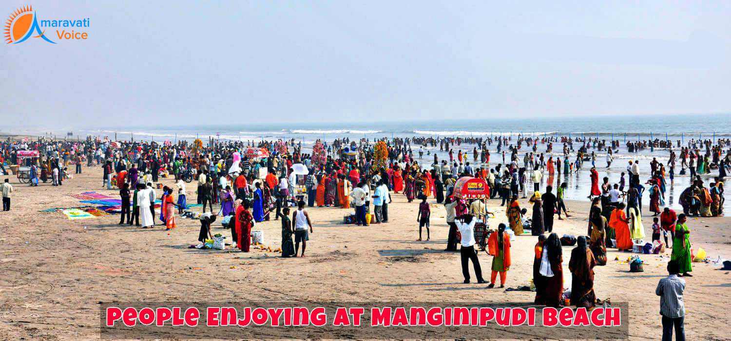 Visitors Enjyoing at Bandar beach